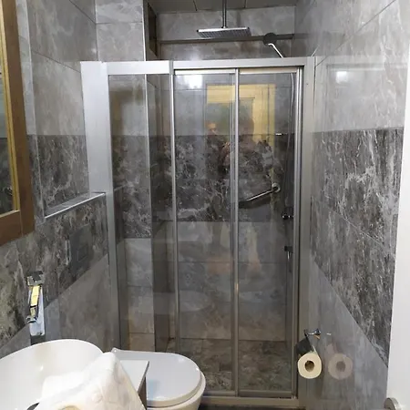 The Wolf 3* Стамбул