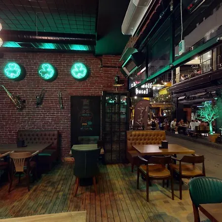 The Wolf ホテル 3*